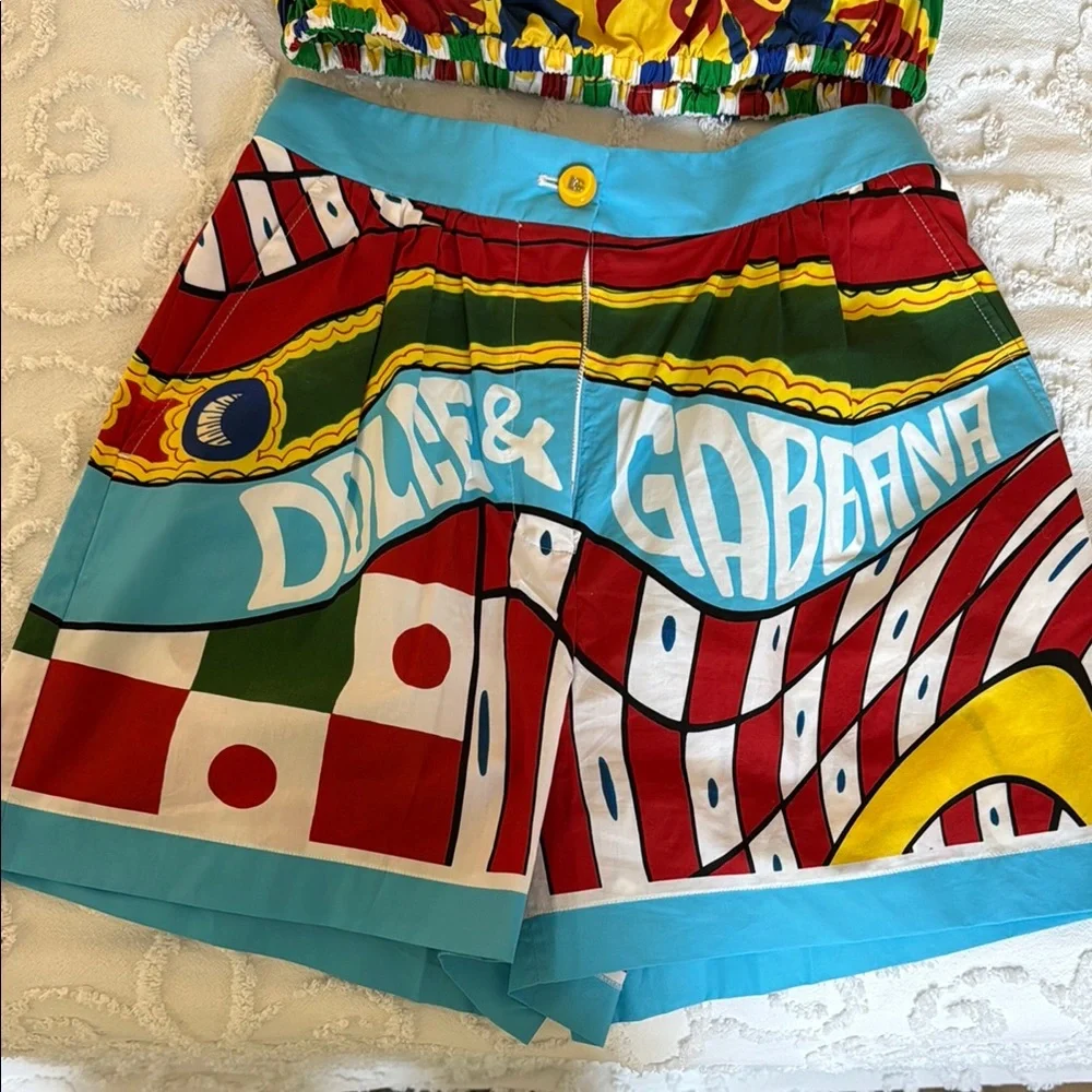 Dolce & Gabbana Red and Blue Bermudas Vibrant Graphic Design - Picture 6 of 11